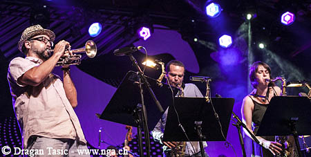 Mike-Reeds-Living-by-Lanterns005.